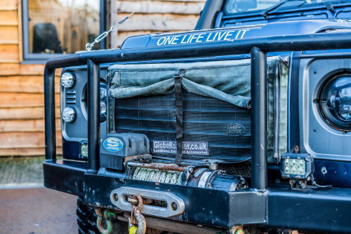 Land Rover Defender 4