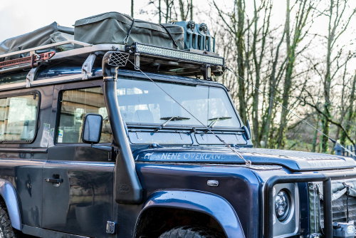 Land Rover Defender 19