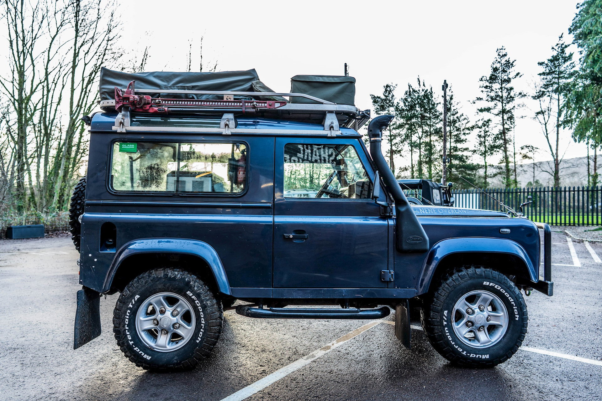 Land Rover Defender
