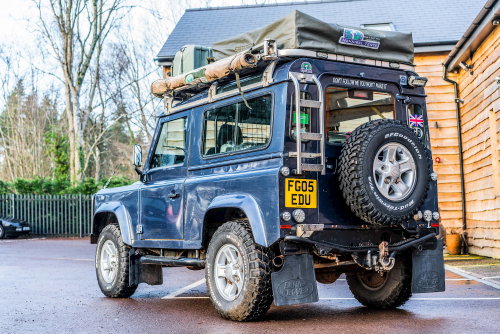 Land Rover Defender 15