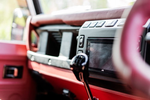 Land Rover Defender 90 13