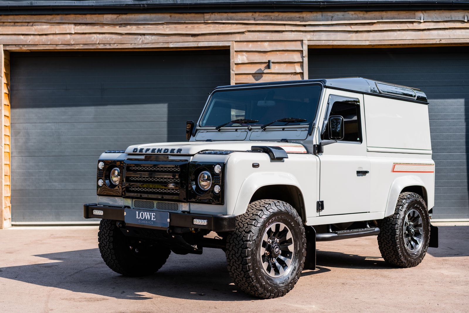 Land Rover Defender 90
