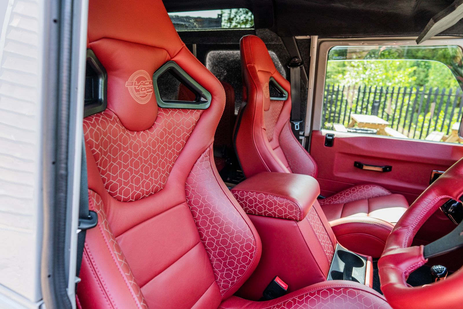Land Rover Defender 90