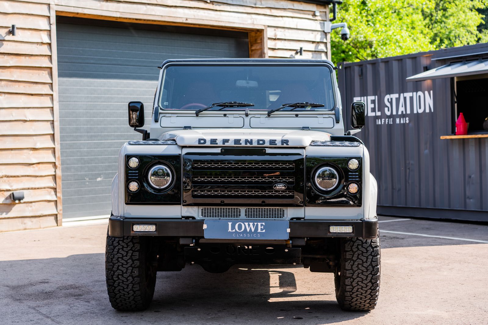 Land Rover Defender 90