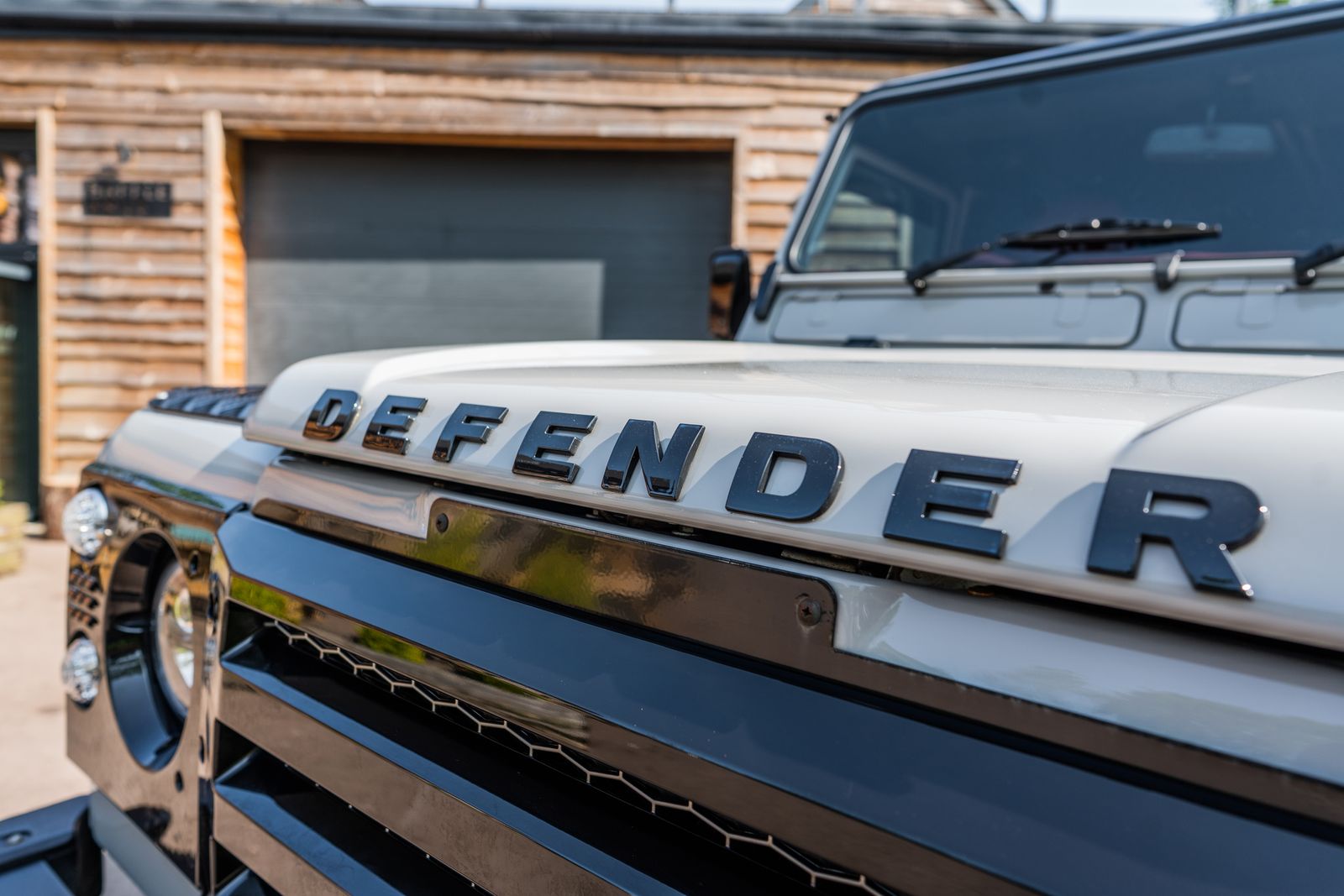 Land Rover Defender 90