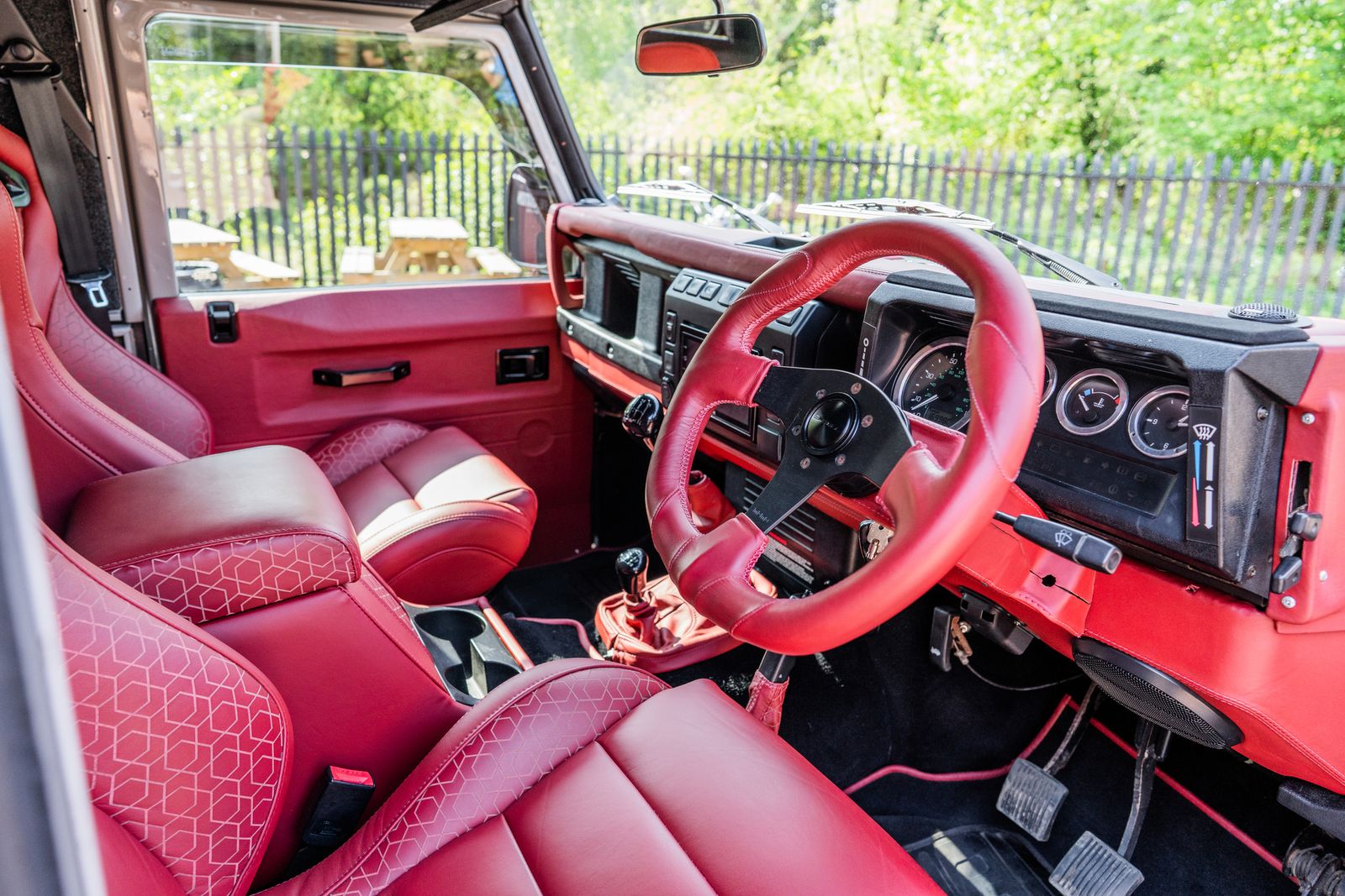Land Rover Defender 90