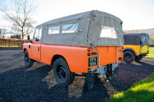 Land Rover LANDROVER 110 6