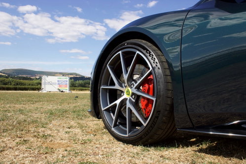 Lotus Emira 14