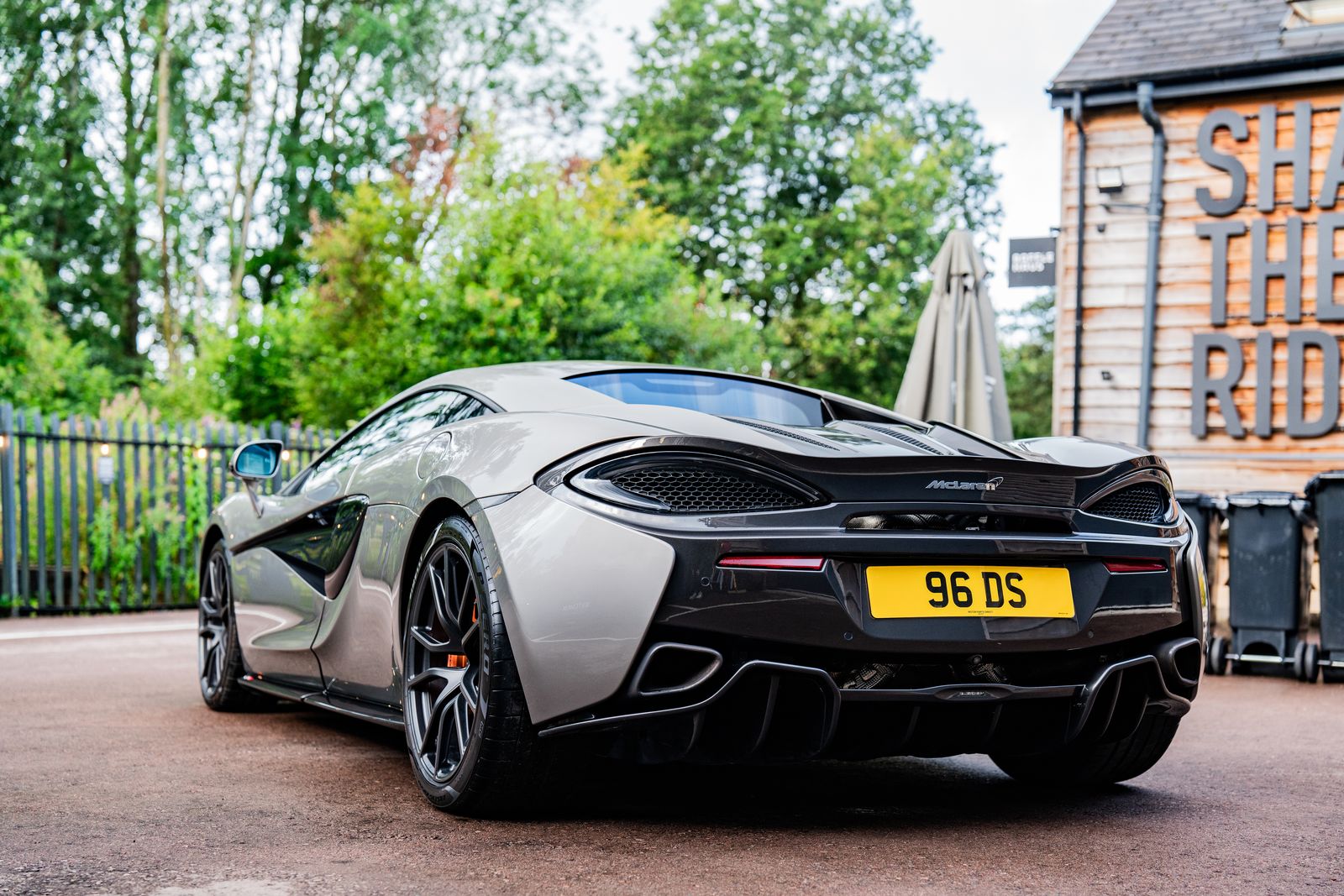 McLaren 570S