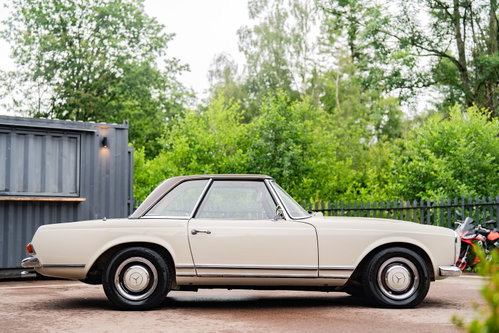 Mercedes 230 sl 6