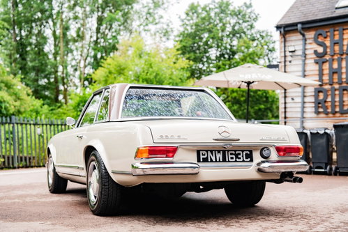 Mercedes 230 sl 24