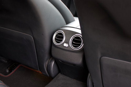 Mercedes-Benz C Class 32