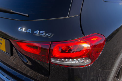 Mercedes-Benz GLA 10