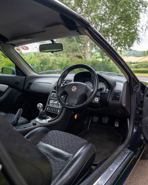 MG F 10