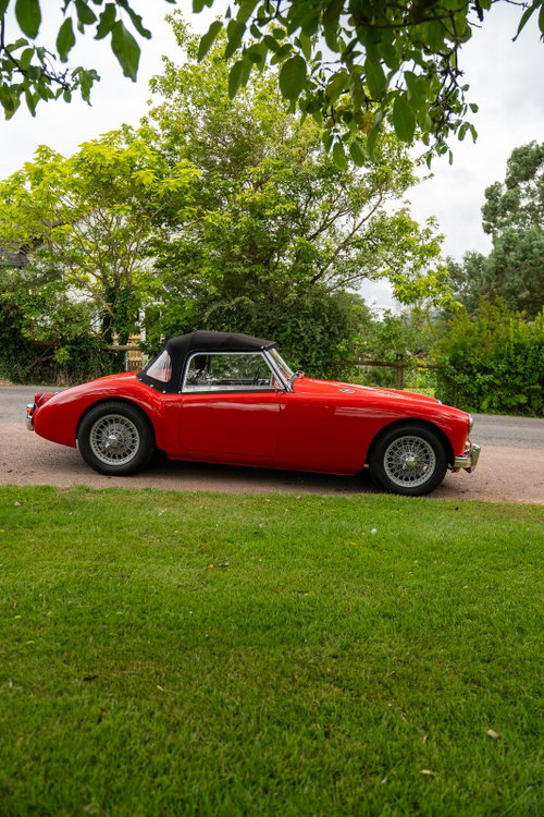 MG Roadster 2