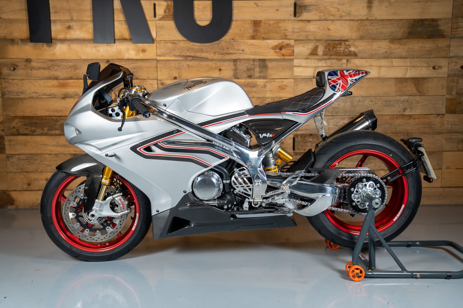 Norton V4 sv