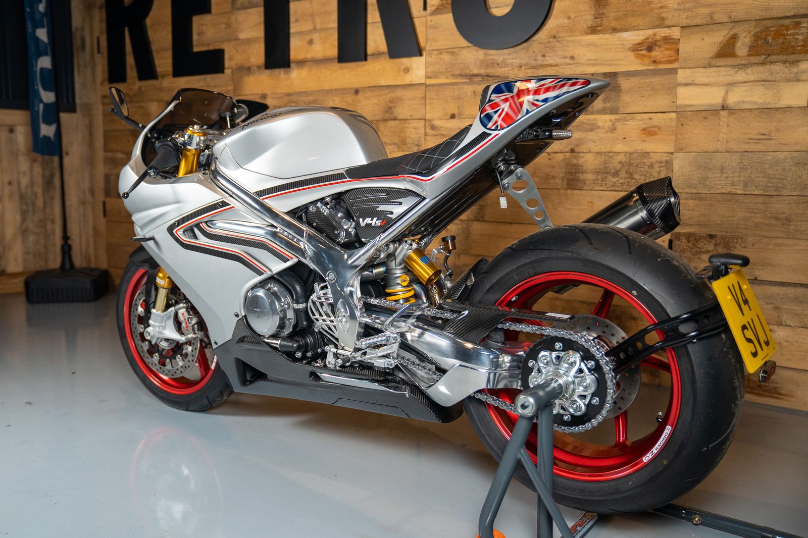 Norton V4 sv
