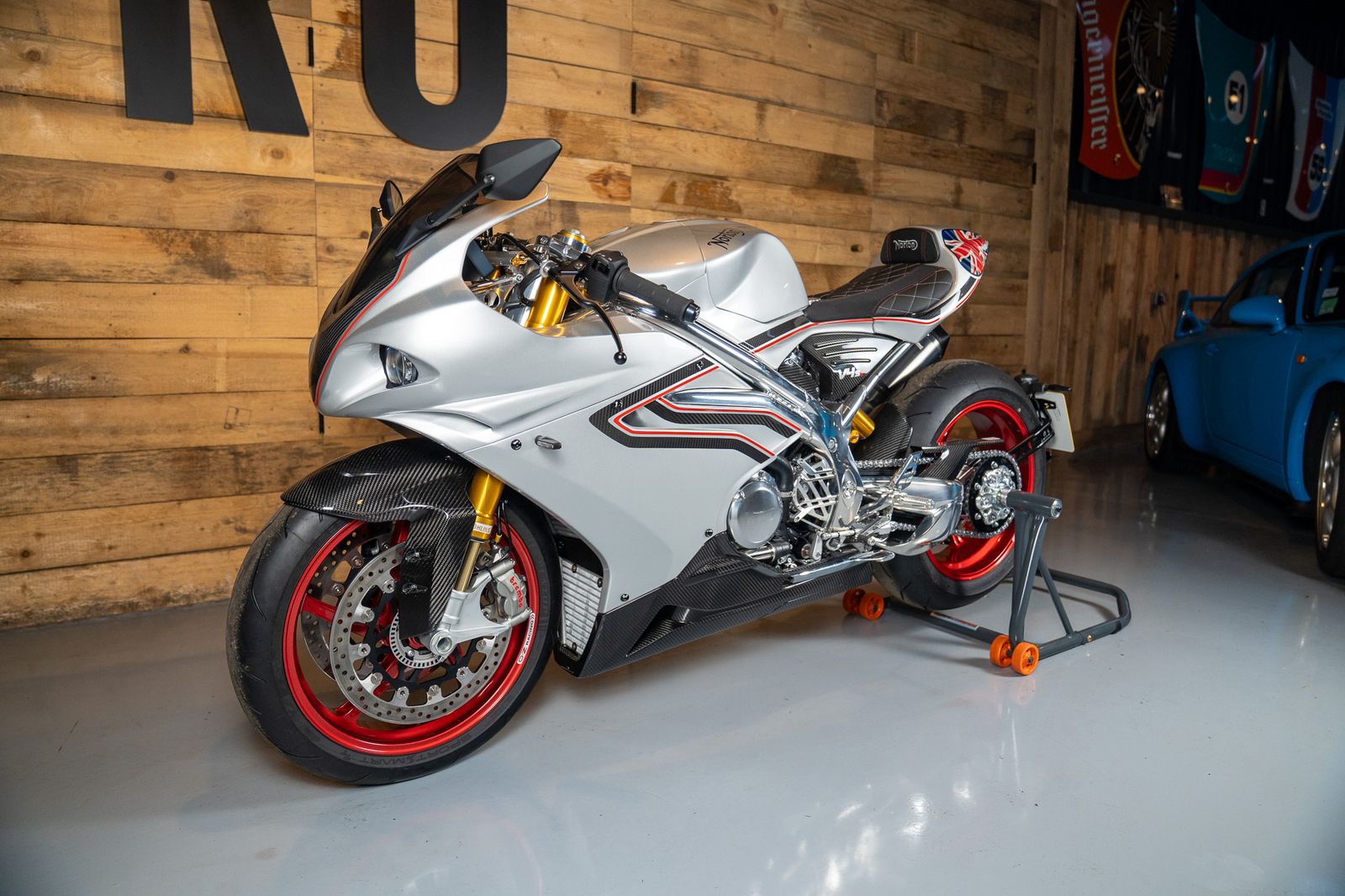 Norton V4 sv