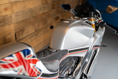 Norton V4 sv 40
