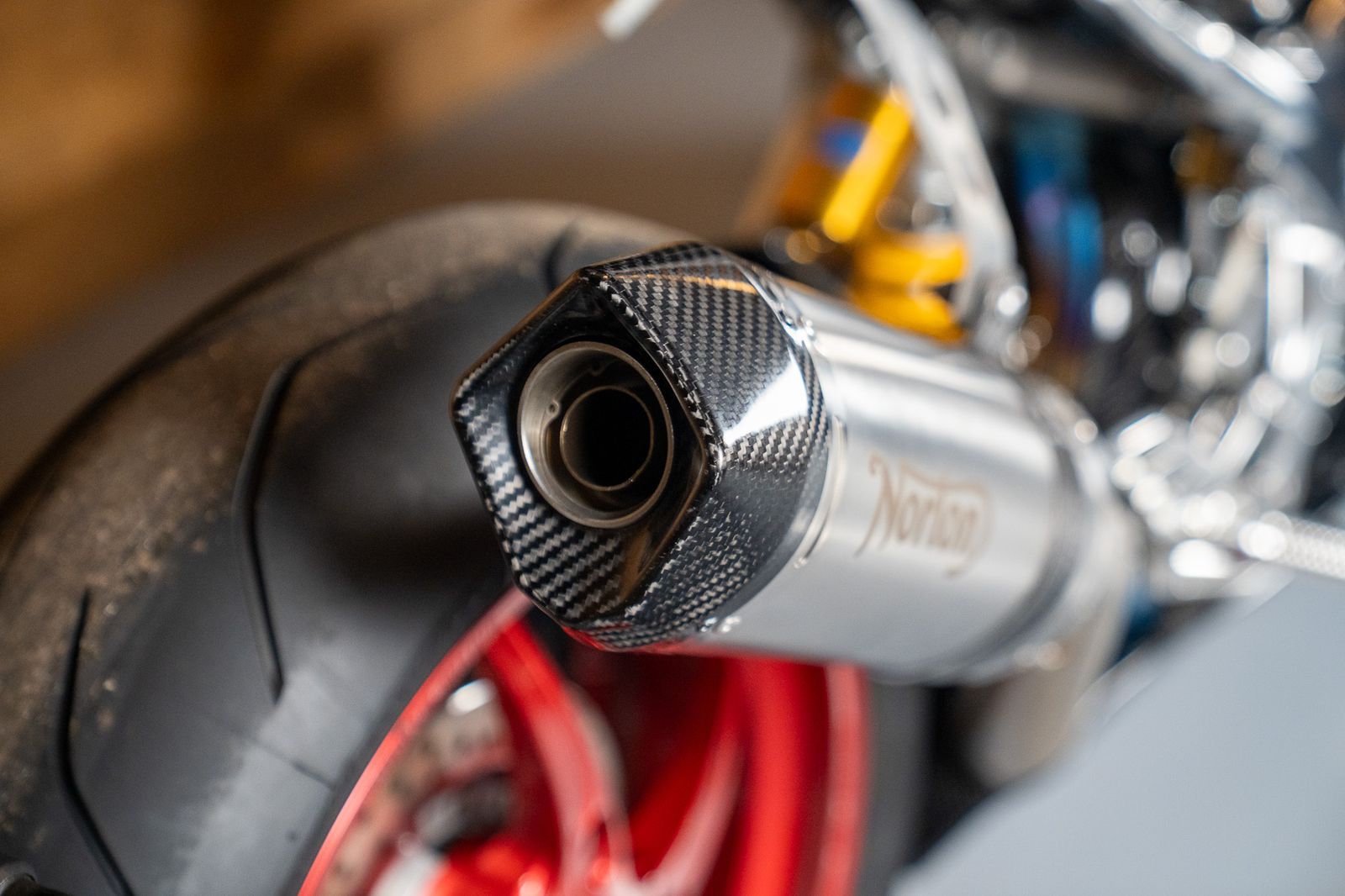 Norton V4 sv