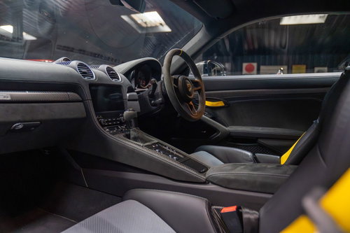 Porsche 718 23