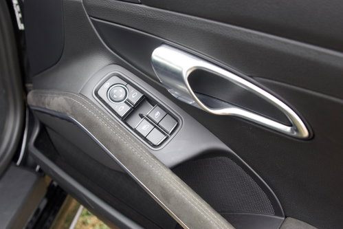 Porsche 718 Cayman 18