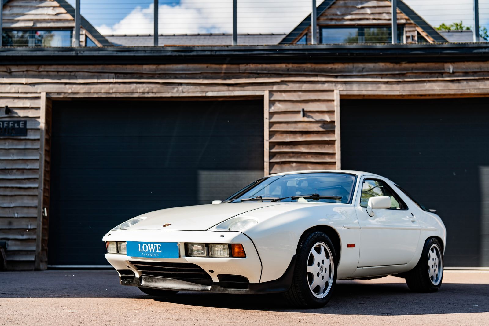 Porsche 928