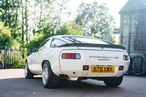 Porsche 928 6