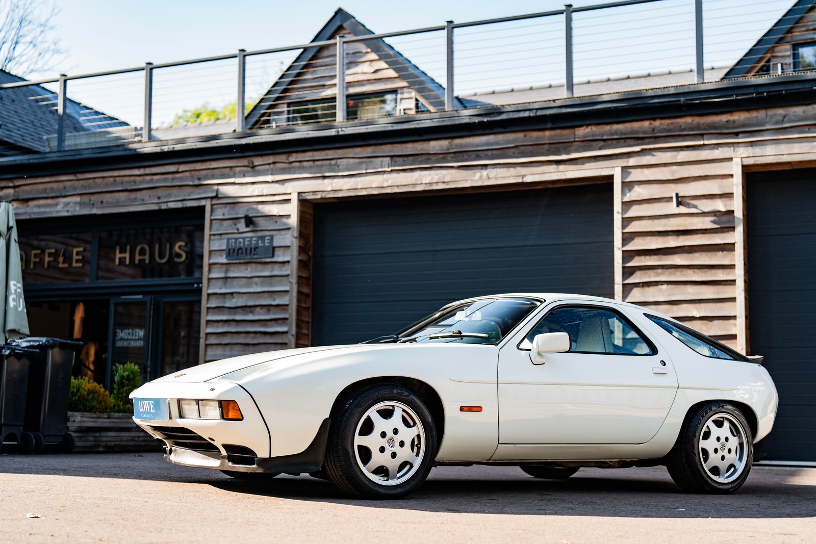 Porsche 928