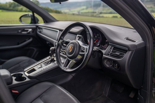 Porsche Macan 12