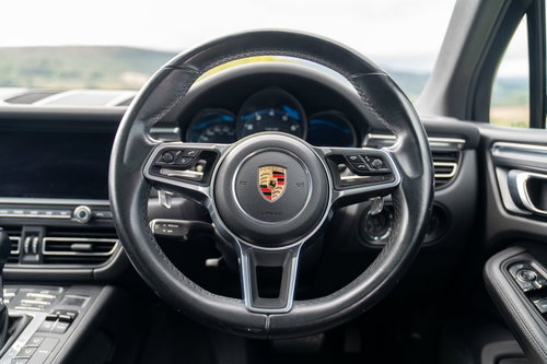 Porsche Macan 14