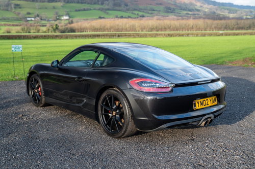 Porsche Cayman 11