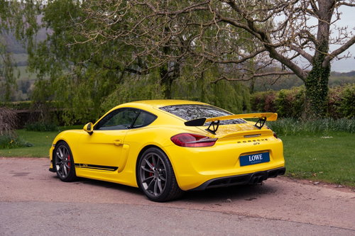Porsche Cayman 1