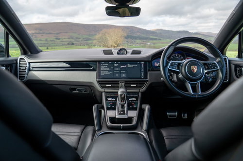 Porsche Cayenne 32