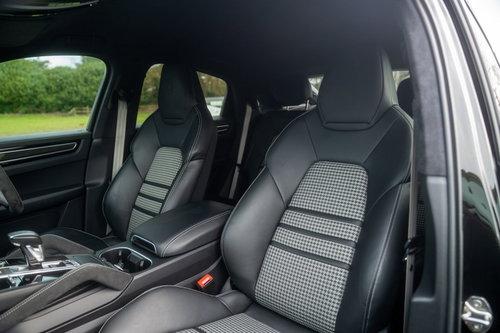 Porsche Cayenne 32
