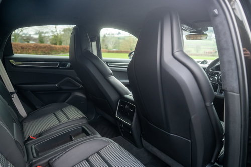 Porsche Cayenne 24