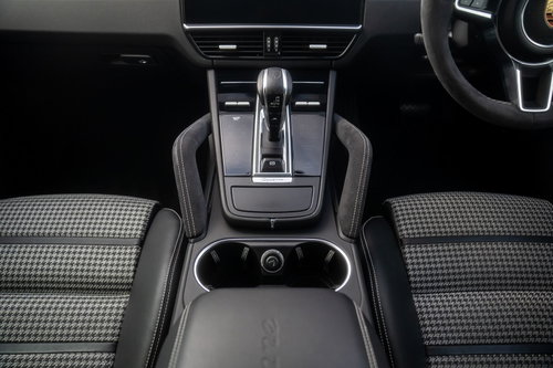 Porsche Cayenne 38
