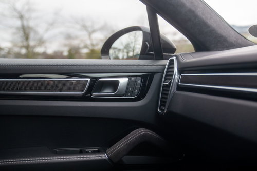 Porsche Cayenne 53
