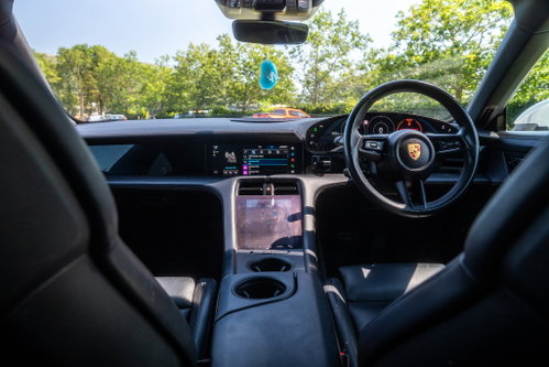Porsche Taycan 39