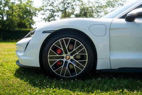 Porsche Taycan 15
