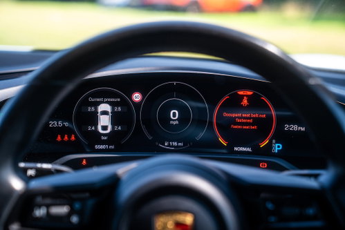 Porsche Taycan 38