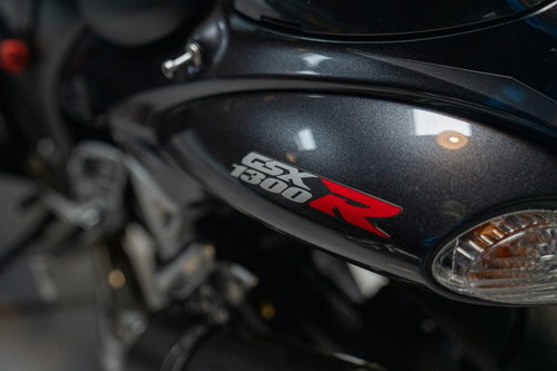 Suzuki GSX1300R Hayabusa 8