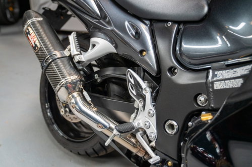 Suzuki GSX1300R Hayabusa 14