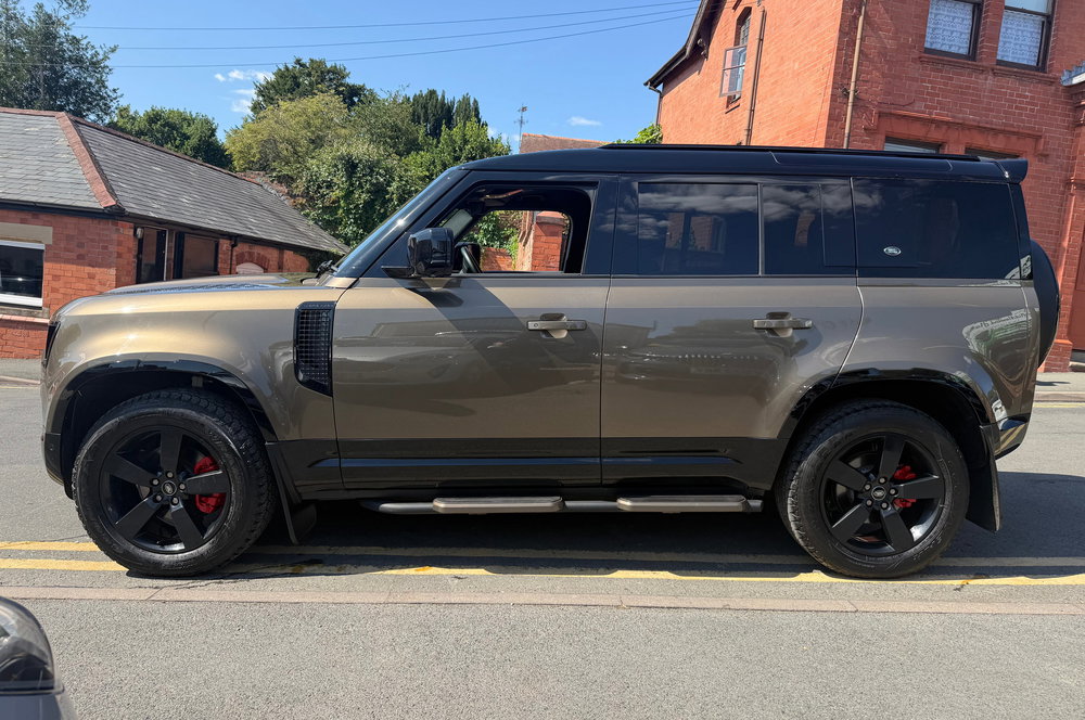 Land Rover DEFENDER 110