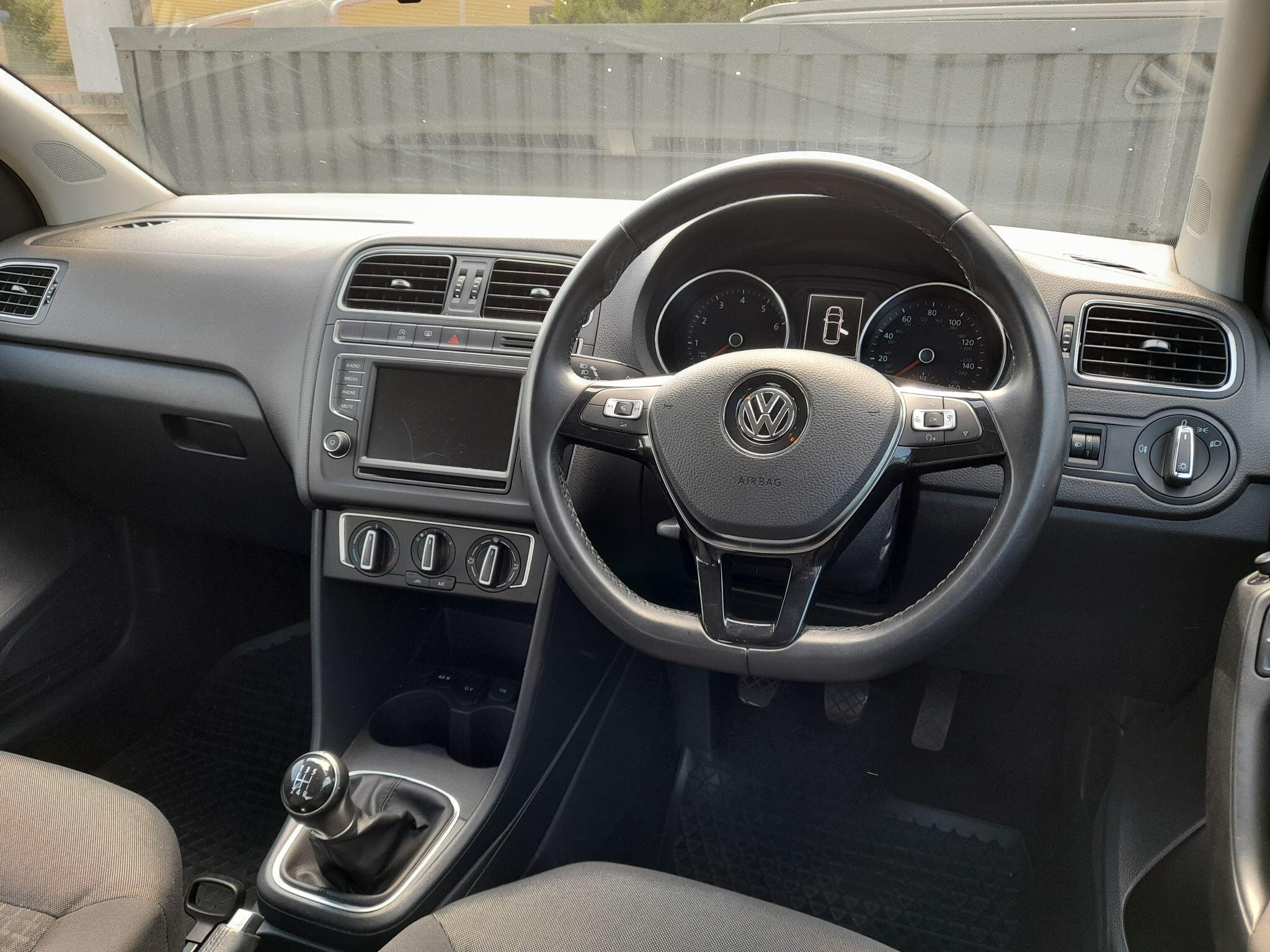 Volkswagen Polo 1.0 BlueMotion Tech SE Euro 6 (s/s) 5dr 5dr Manual 2015