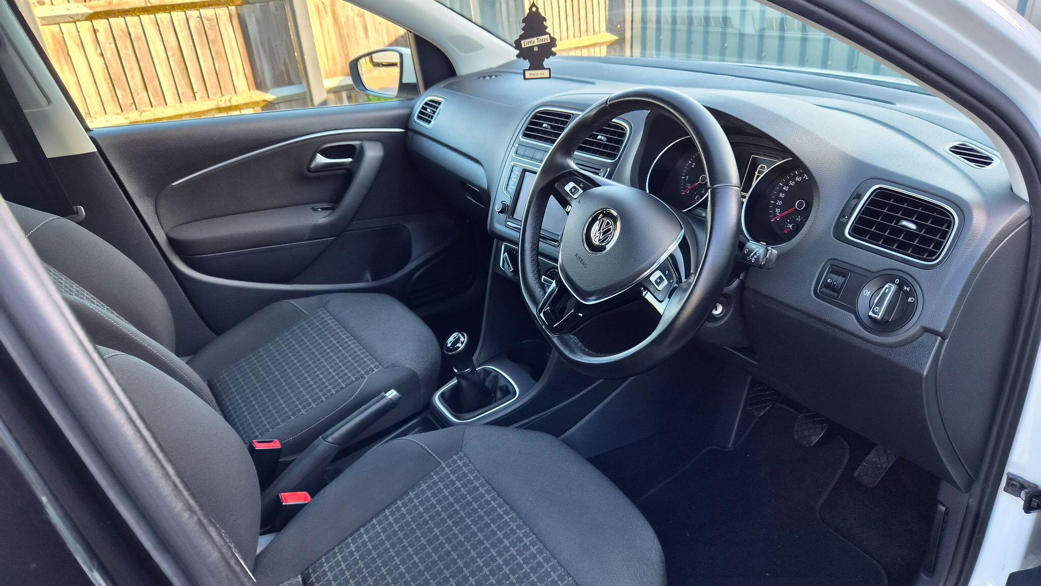 Volkswagen Polo 1.0 BlueMotion Tech SE Euro 6 (s/s) 5dr 5dr Manual 2014