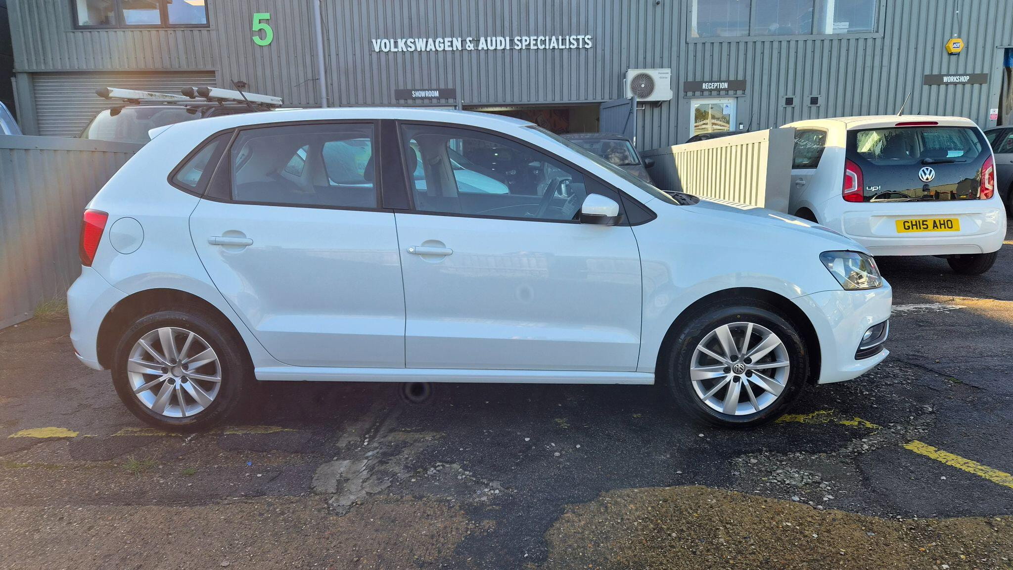Volkswagen Polo 1.0 BlueMotion Tech SE Euro 6 (s/s) 5dr 5dr Manual 2014