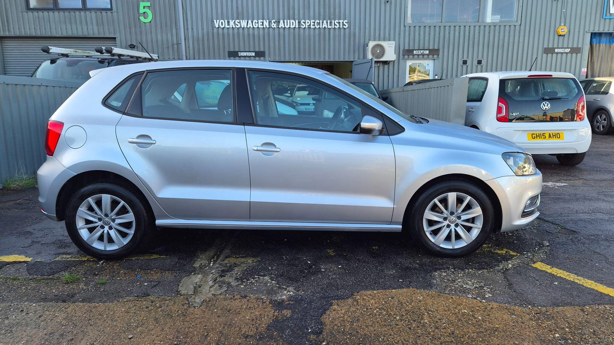 Volkswagen Polo 1.0 BlueMotion Tech SE Euro 6 (s/s) 5dr 5dr Manual 2016