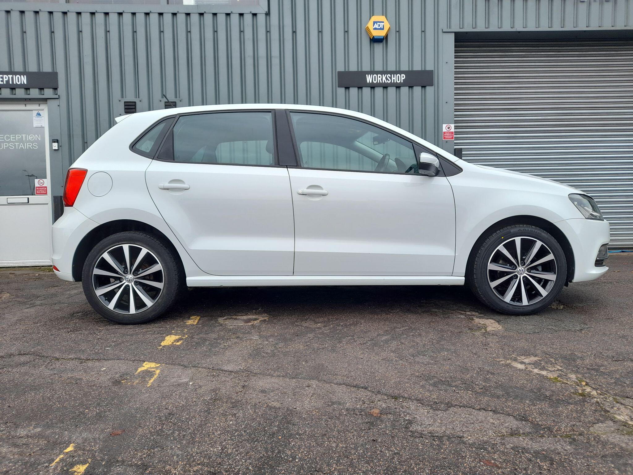 Volkswagen Polo 1.0 BlueMotion Tech SE Euro 6 (s/s) 5dr 5dr Manual 2016