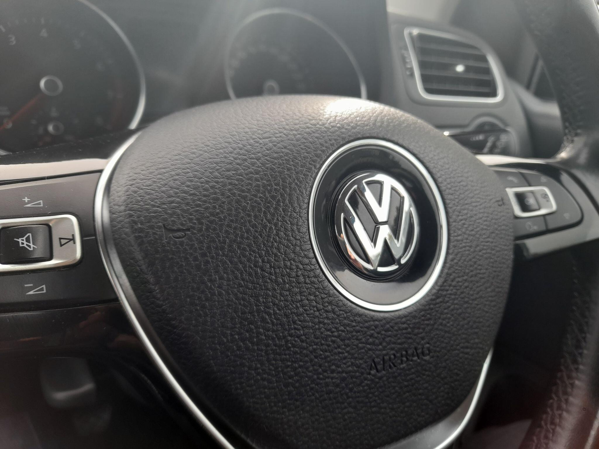 Volkswagen Polo 1.2 TSI BlueMotion Tech SE Euro 6 (s/s) 3dr 3dr Manual 2015